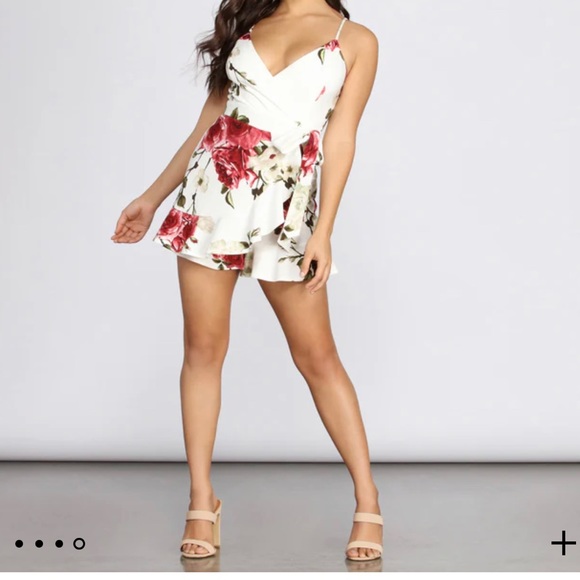 BRAND NEW WINDSOR rose romper in XS - Picture 9 of 9
